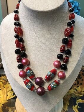 Beautiful Vintage Japan Glass Bead Necklace